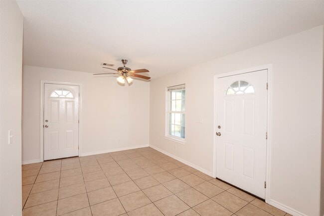 Foto del edificio - 305 S Westward St