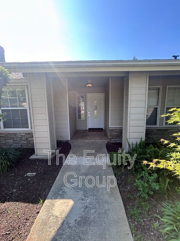 Building Photo - 4909 W Leighson Ave