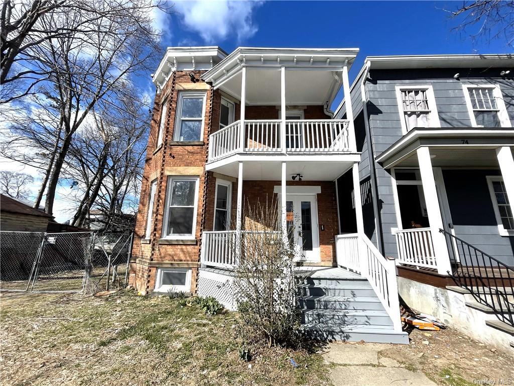 Primary Photo - 76 Henry Ave