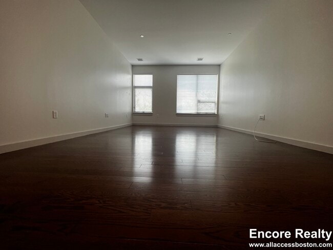 Building Photo - 516 Harvard St