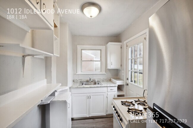 Building Photo - 1 bedroom Bungalow style home