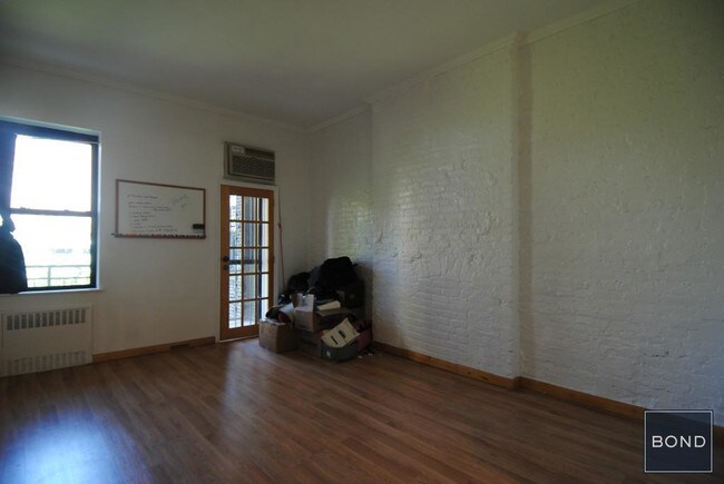 Building Photo - 231 E 31st St