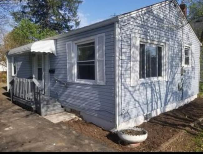 Building Photo - 1084 Yukon Ave