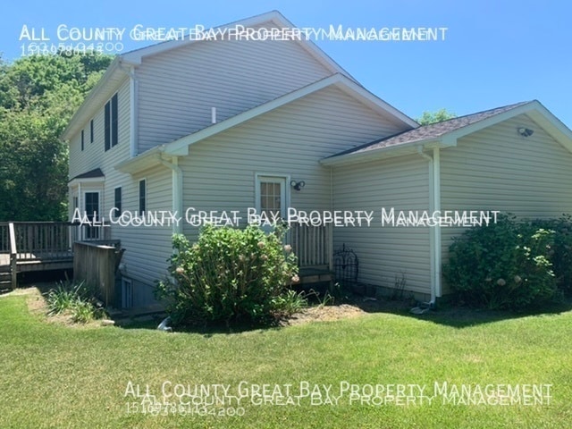 Building Photo - 115 Hedges Ave