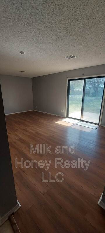 Building Photo - 221 W Orbit Dr