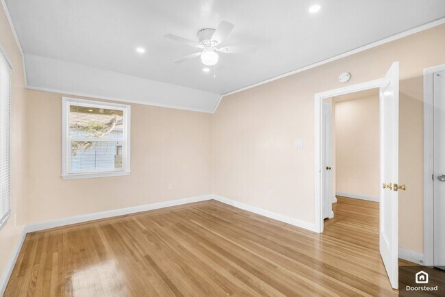 Building Photo - 1707 San Pablo Ave