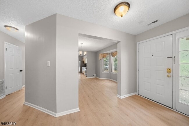 Building Photo - 43 Sapphire Ln