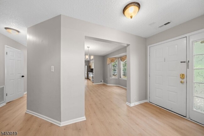Foto del edificio - 43 Sapphire Ln