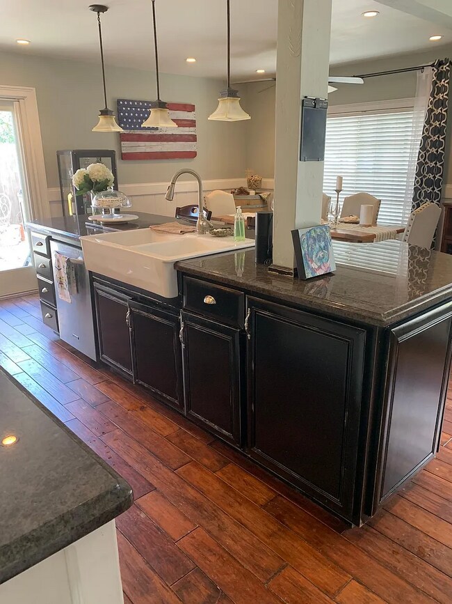 Foto del edificio - 4644 Isleta Ave