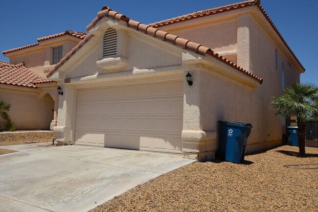 Foto del edificio - NORTHWEST - 2 STORY HOME - 4 BEDROOMS