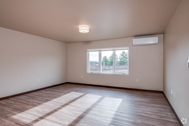 2 habitaciones, 1 baño, 1085 pies cuadrados, sala de estar - JRR Apartments