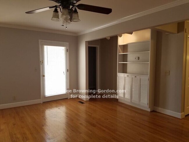 Foto del edificio - Two Bedroom Condo off of 21st Ave!