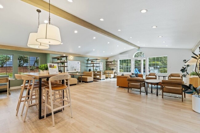Our beautifully redesigned clubhouse offers flexible spaces to work, relax, or connect - Windsor Juanita Bay