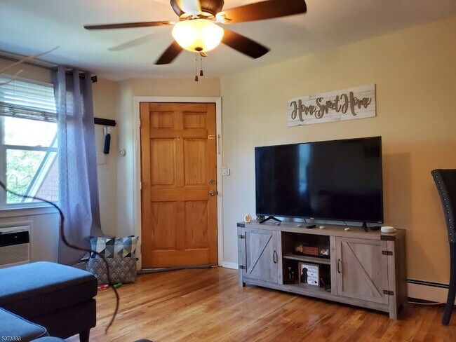 Foto del edificio - 480 Parkway Dr
