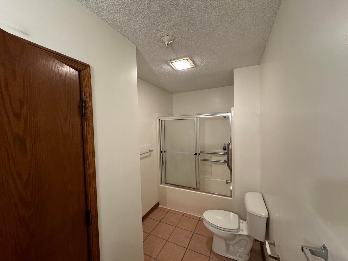 Building Photo - 4200 S Bearfield Rd