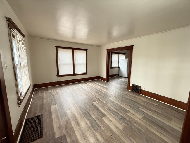 Foto del edificio - 340-342 W Wesley St