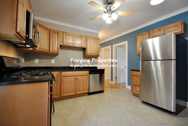 Building Photo - 38 Turner St