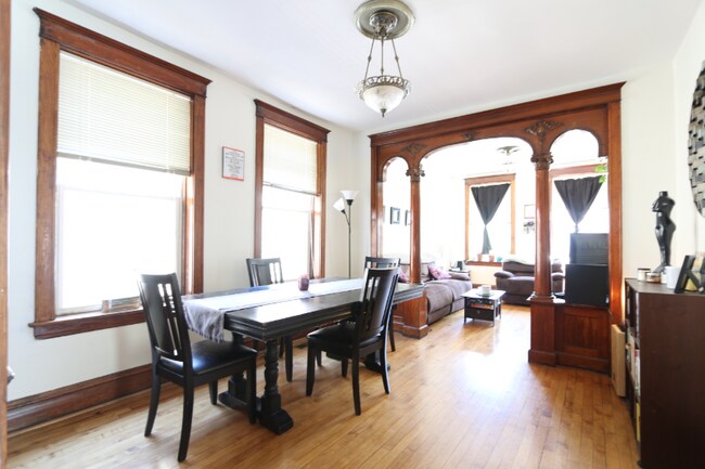 Building Photo - 2142 W 18th Pl