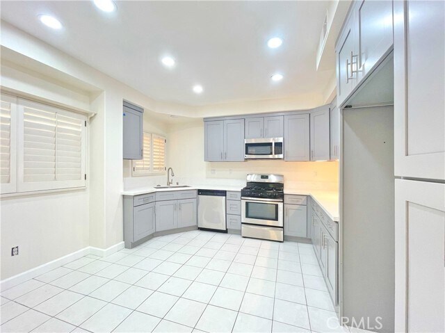 Building Photo - 14141 Shoreline Dr