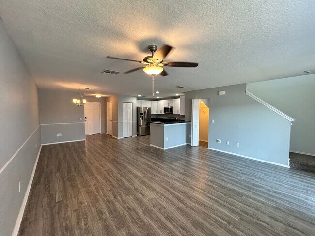 Building Photo - Move-in Special on Lake View 3bed/2.5bath Townhome in Sanford FL!!