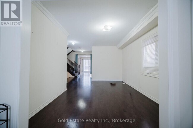 Building Photo - 69 Blackberry Valley Cres