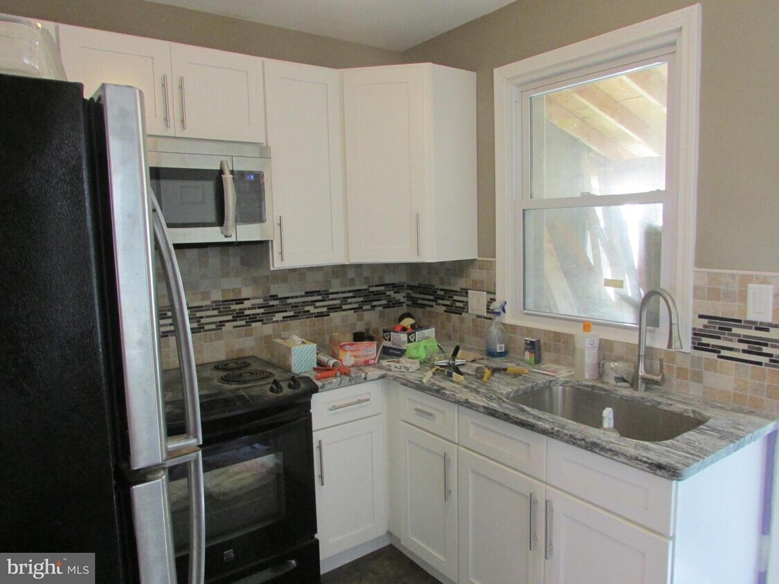 Primary Photo - 2033 Granite St