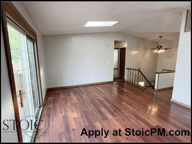 Foto del edificio - 3169 Earlington Ln