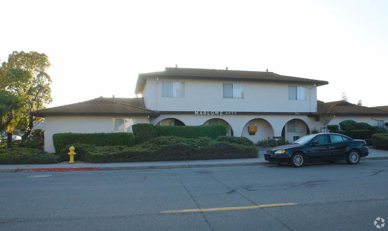 Foto del edificio - 8114 Kelton Dr