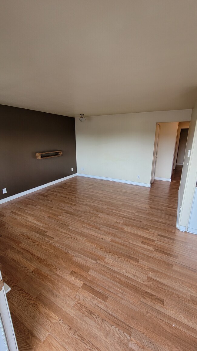 Foto del edificio - 855 W Nickerson St