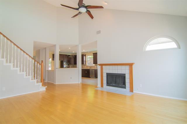 Building Photo - 719 Cottonwood Bend Dr