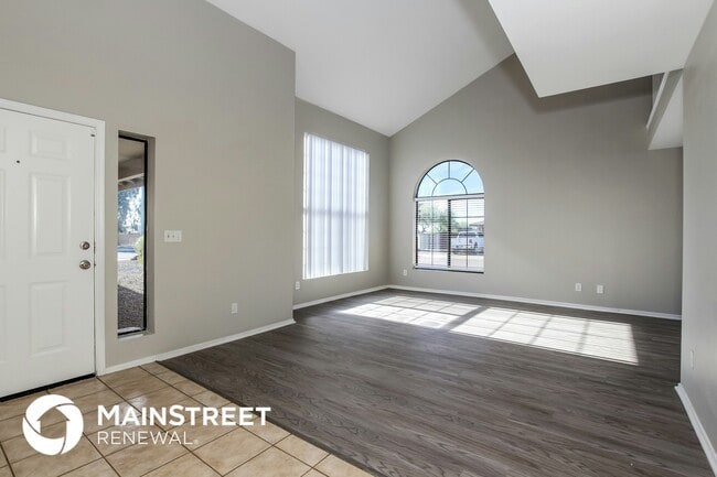 Foto del edificio - 6520 W Paradise Ln