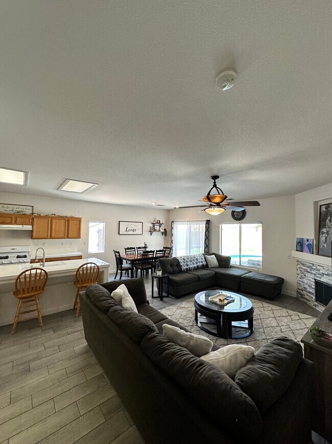 Foto del edificio - 40569 Morris St