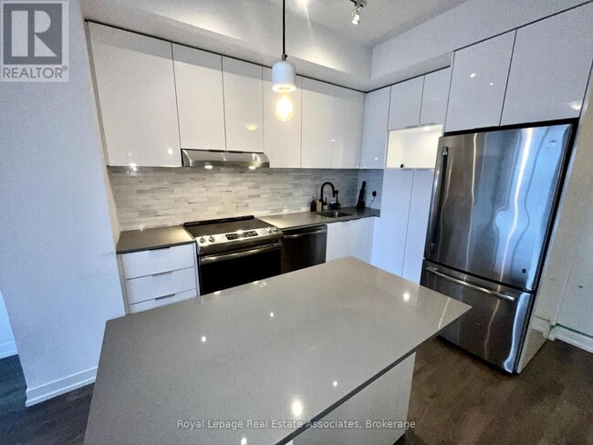 Building Photo - 2520 Eglinton Ave W