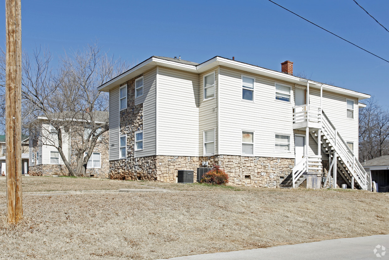 Building Photo - 931-935 N Union Ave