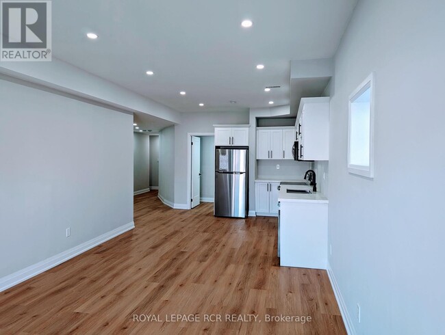 Building Photo - 14 Atkinson Cres