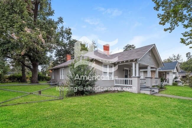 Building Photo - 1404 21st St