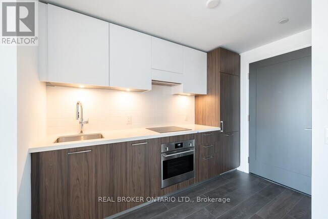 Photo du bâtiment - 33 Frederick Todd Wy