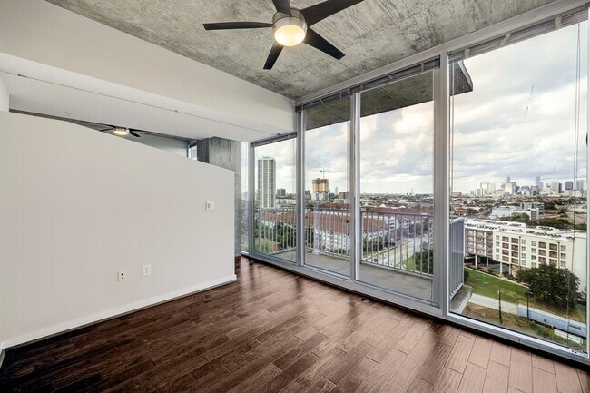 Foto del edificio - 5925 Almeda Rd