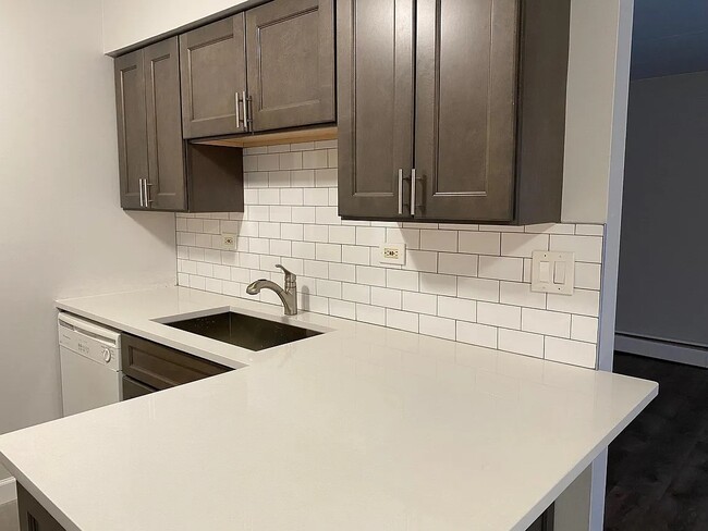 Foto del edificio - 819 E Miner St