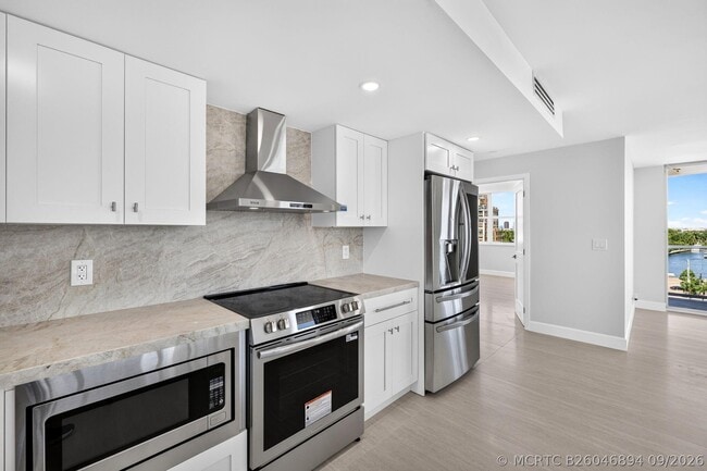 Building Photo - 209 N Fort Lauderdale Beach Blvd