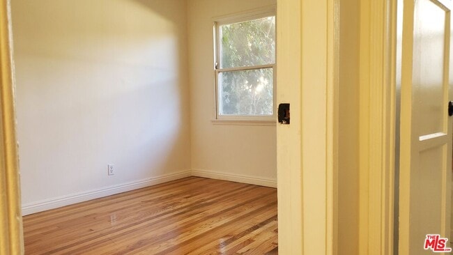 Building Photo - 11202 Camarillo St