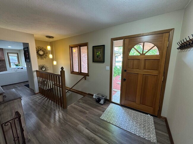 Foto del edificio - 5855 Thatcher Dr