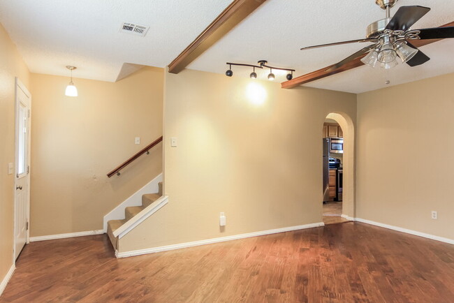 Foto del edificio - 317 Chickasaw Ln