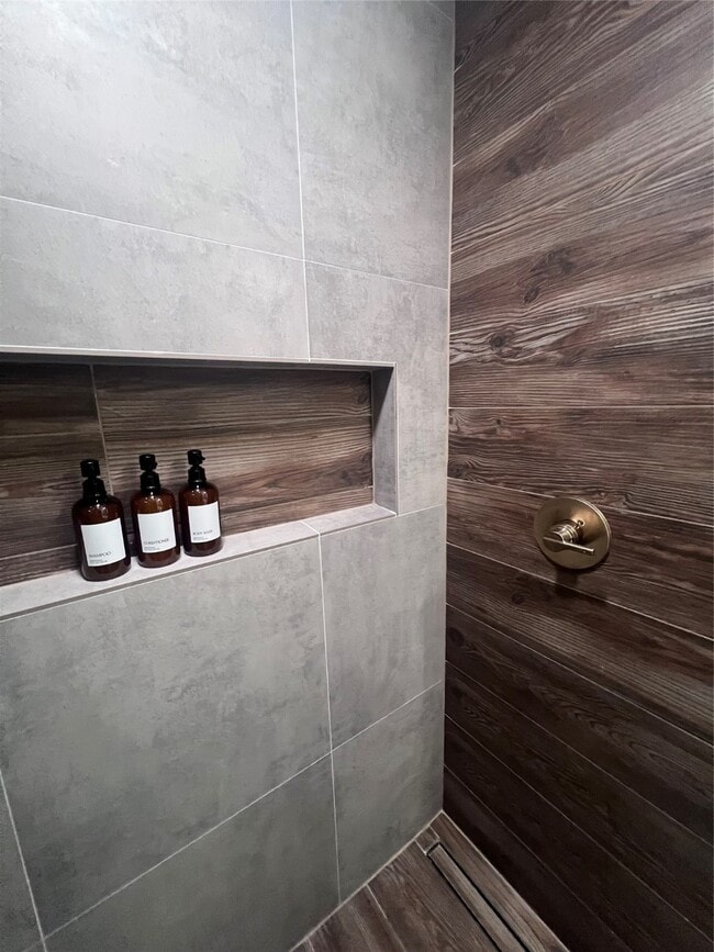 Building Photo - 3201 Westridge St