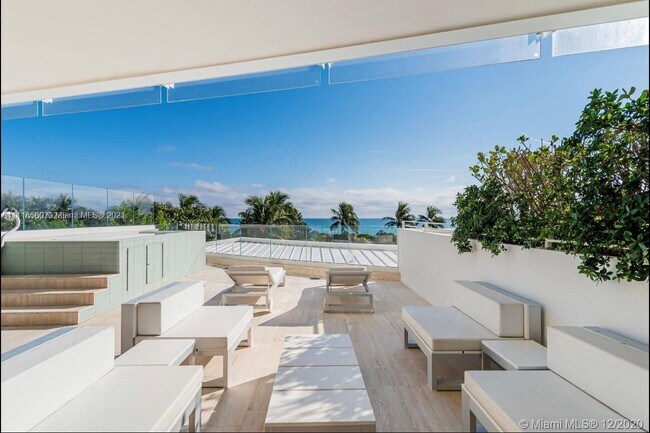 Building Photo - 9001 Collins Ave