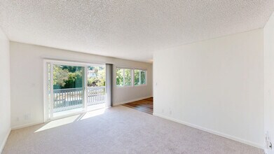 Building Photo - 998 Ignacio Blvd