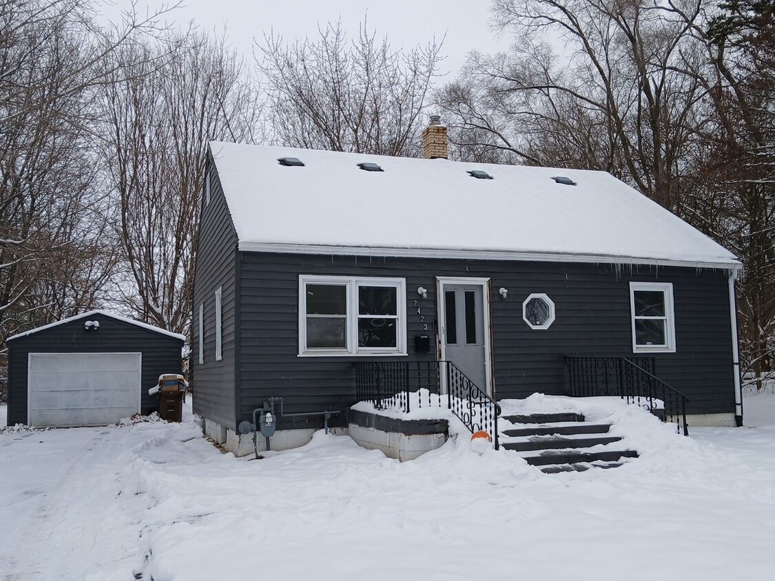 Foto principal - 2423 Rose Ave