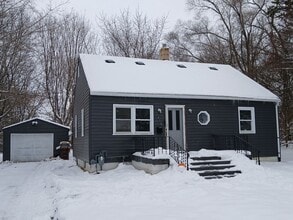 Building Photo - 2423 Rose Ave