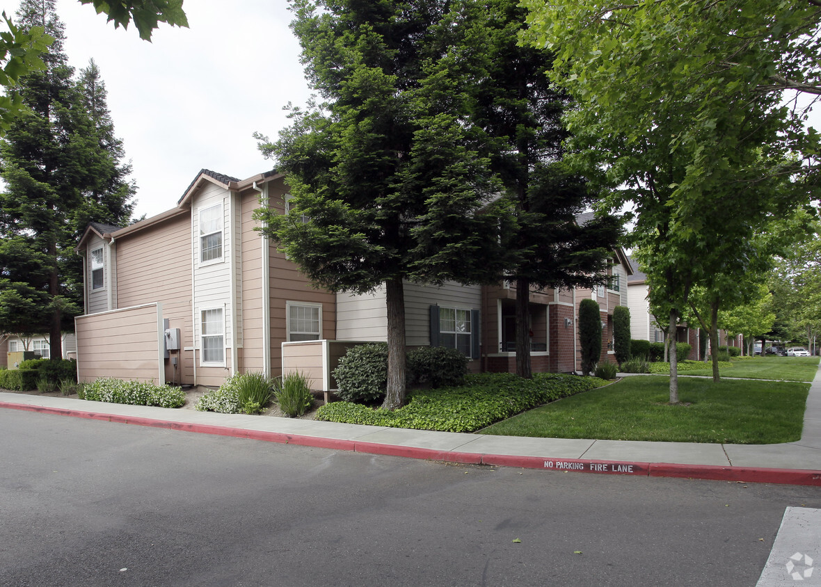 Building Photo - Auberry Park Apartments