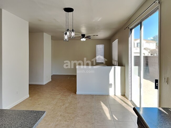 Foto del edificio - 1151 E Bosi St